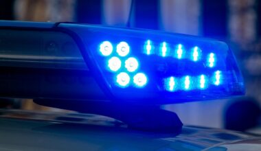 21-Jähriger fährt Radfahrerin beim Abbiegen mit Auto an