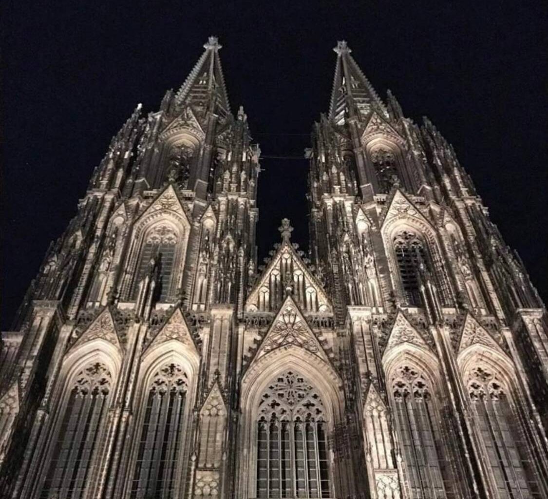 Neue LED-Beleuchtung am Kölner Dom wird eingeweiht