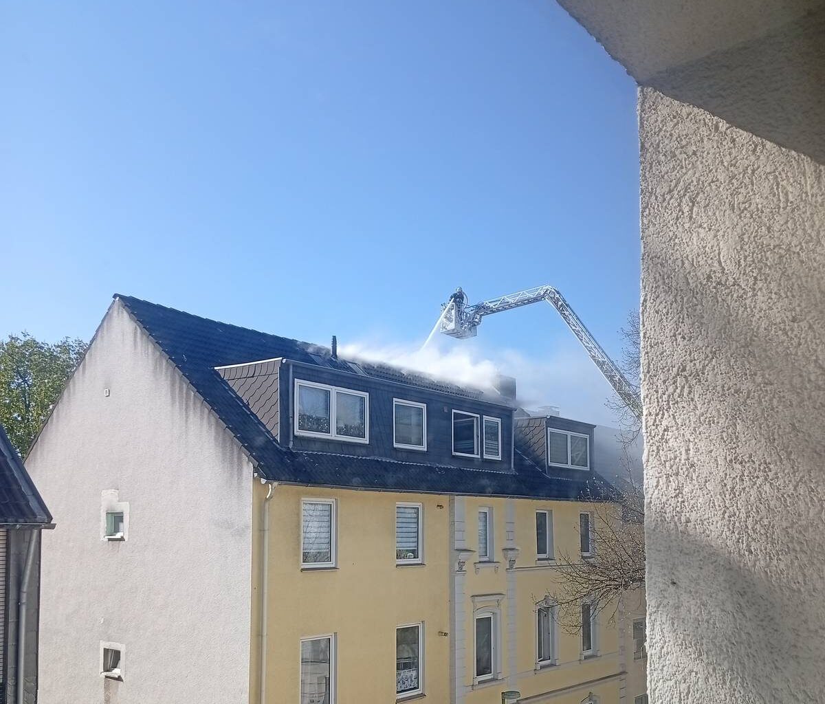 Feuerwehr Essen muss zu zwei Bränden gleichzeitig ausrücken