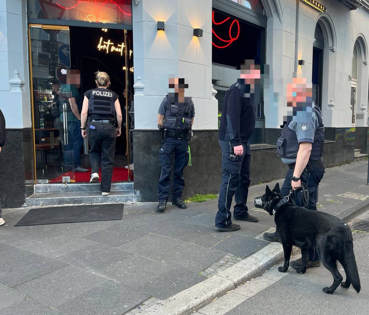 Zoll, Ordnungsamt, Polizei: Großkontrolle in Bonner Shisha-Bars