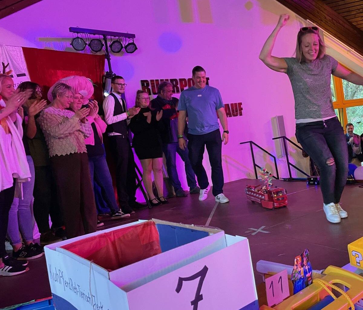 Riesen Stimmung in Essen beim Mini-Karnevalsumzug