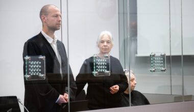 Opfer sagt in Klette-Prozess aus: "Habe in Mündungsloch geguckt" | NDR.de - Nachrichten - Niedersachsen