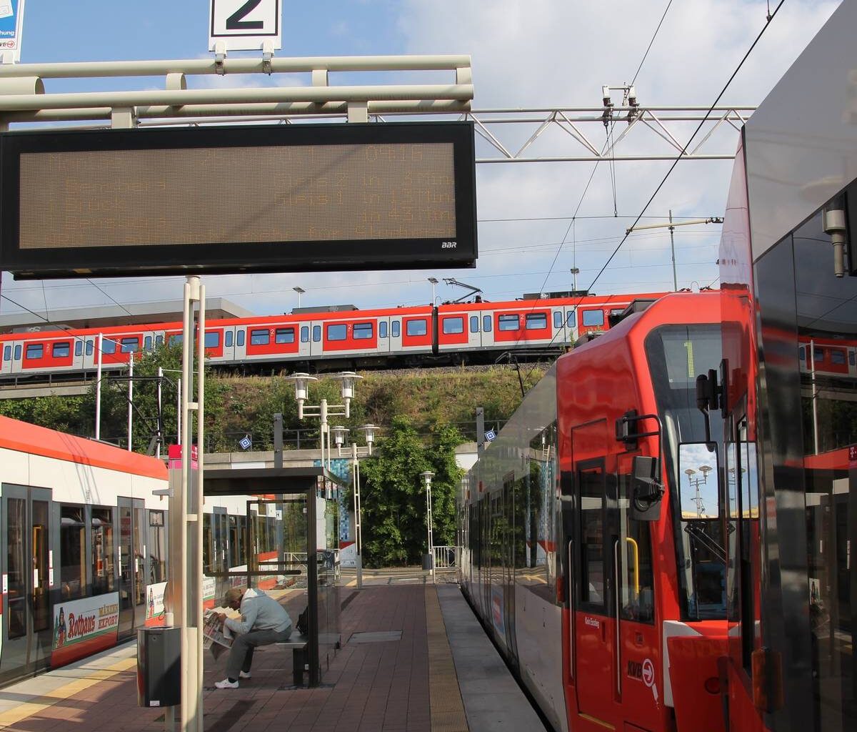 Baumaßnahme auf Straßenbahnlinie 1: Busse statt Bahnen