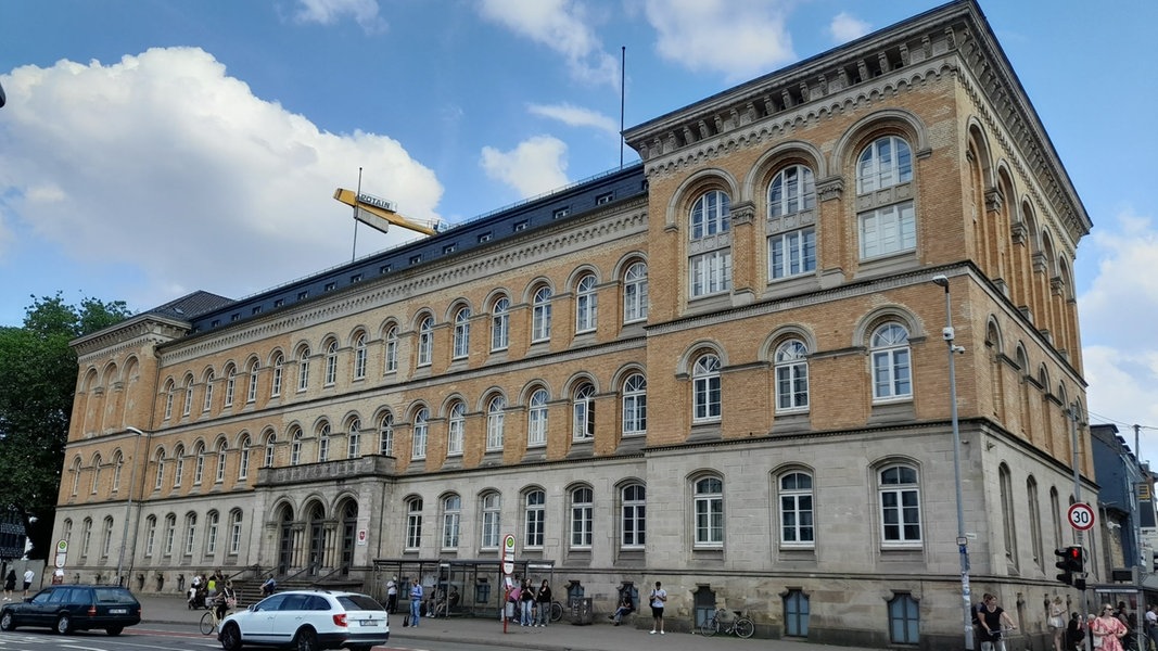 14-Jährige in Klinik vergewaltigt? Prozess gegen Arzt beginnt heute | NDR.de - Nachrichten - Niedersachsen