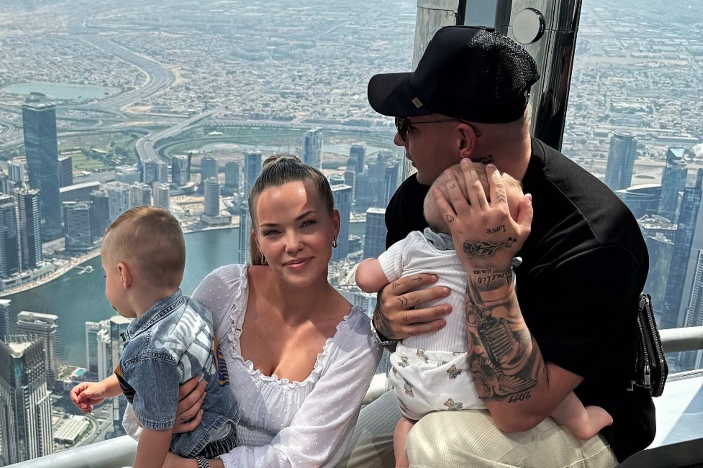 Laura Maria Rypa und Pietro Lombardi mit ihren Kindern Leano und Amelio