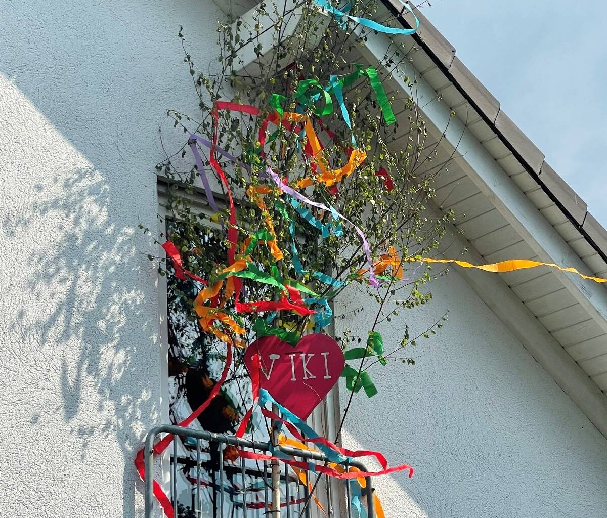 Maibäume weiter beliebter Liebesbeweis - Radio Köln