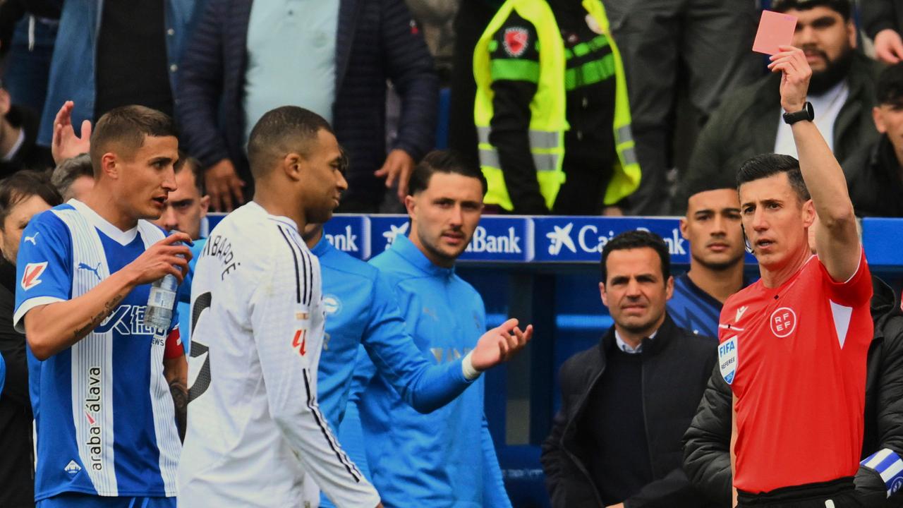 Foul im Spiel gegen Alaves: Mbappé nach Roter Karte nur kurz gesperrt