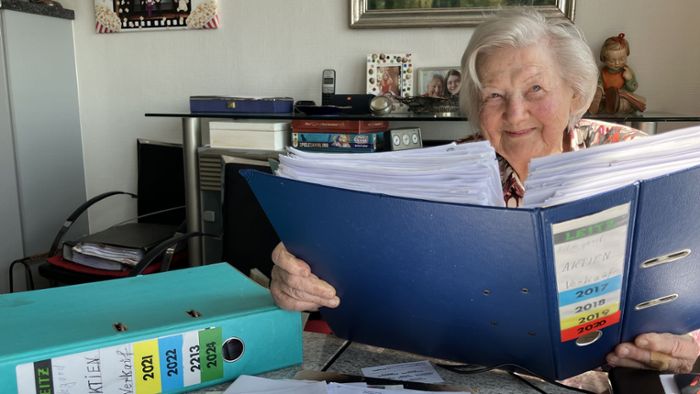 98-Jährige aus Stuttgart: „Hält mich geistig fit“ – wie Hildegard mit Aktien viel Geld verdient