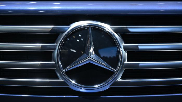 Stuttgarter Autobauer: Mercedes-Benz zu Jahresbeginn mit deutlichem Gewinneinbruch