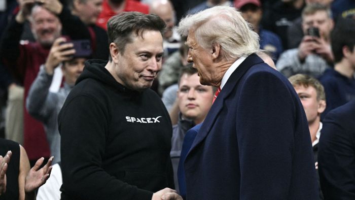 Musk gegen Trumps Zoll-Architekt: „Dümmer als ein Sack Ziegel“