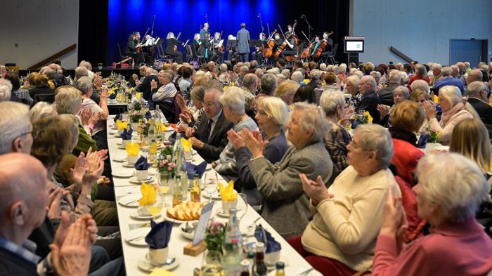 Kornwestheim: Seniorenfeier lockt zirka 1.000 Gäste ins K