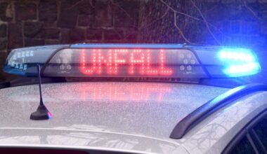 Tödlicher Unfall im Kreis Karlsruhe: Radfahrerin stirbt nach Kollision mit Auto