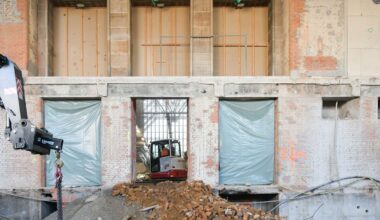 Große Schalterhalle neun oder zwölf Monate gesperrt?