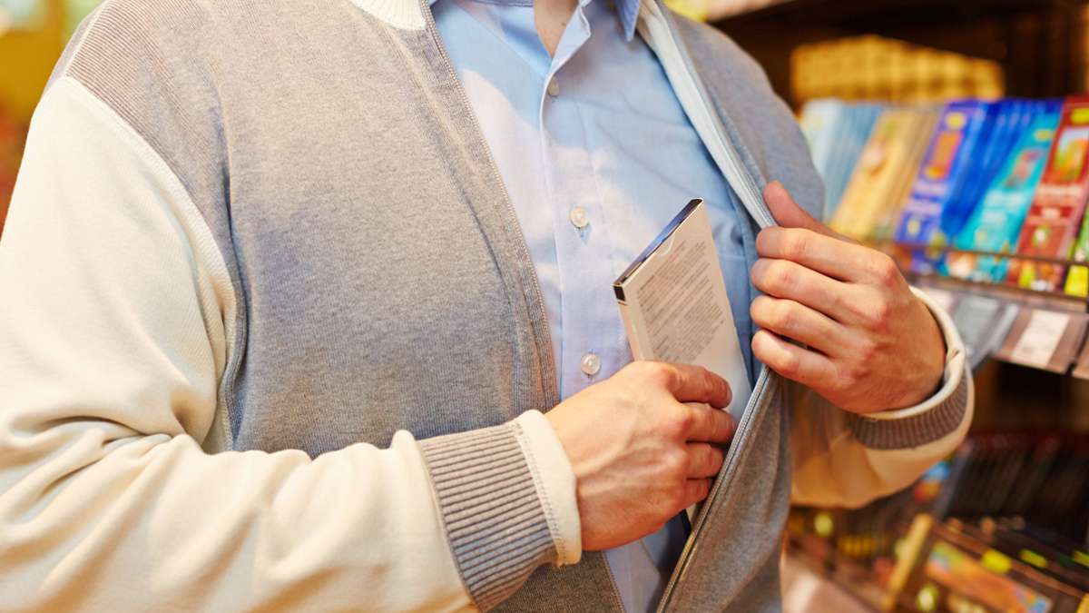 Einbruch in Laden in Stuttgart-Süd: Mann mit Beute im Wert von acht Euro erwischt – nun droht Haft