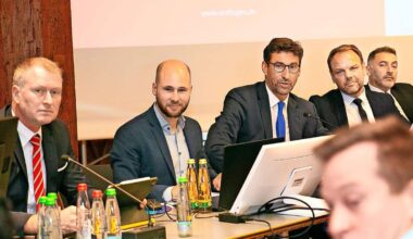 Stadtverwaltung Esslingen: Mehr Bürgermeister trotz knapper Kassen – „Im Hinterzimmer ausgetüftelt“ - Esslingen