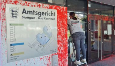 Nach Farbanschlag in Bad Cannstatt: Reinigung des Amtsgerichts aufwendig