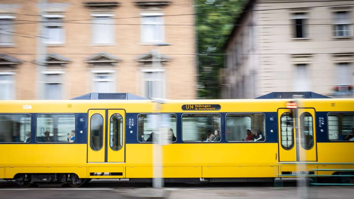 Unfall in Stuttgart-West: Sprinter kollidiert mit Stadtbahn – zwei Verletzte