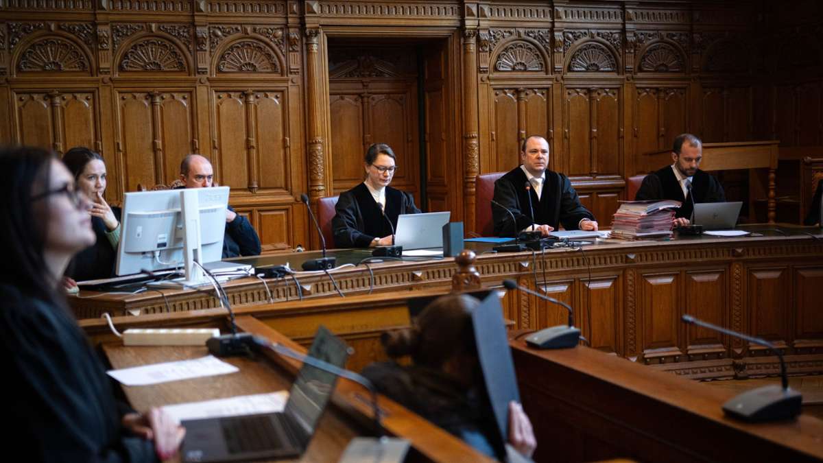 Landgericht Bremen: Versuchter Mord auf Friedhof - Haftstrafe für Ehepaar - Panorama