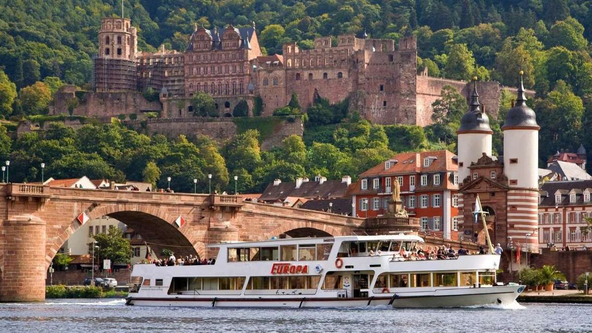 Kornwestheim: Mit Schiff und Schienenbus in den 1. Mai