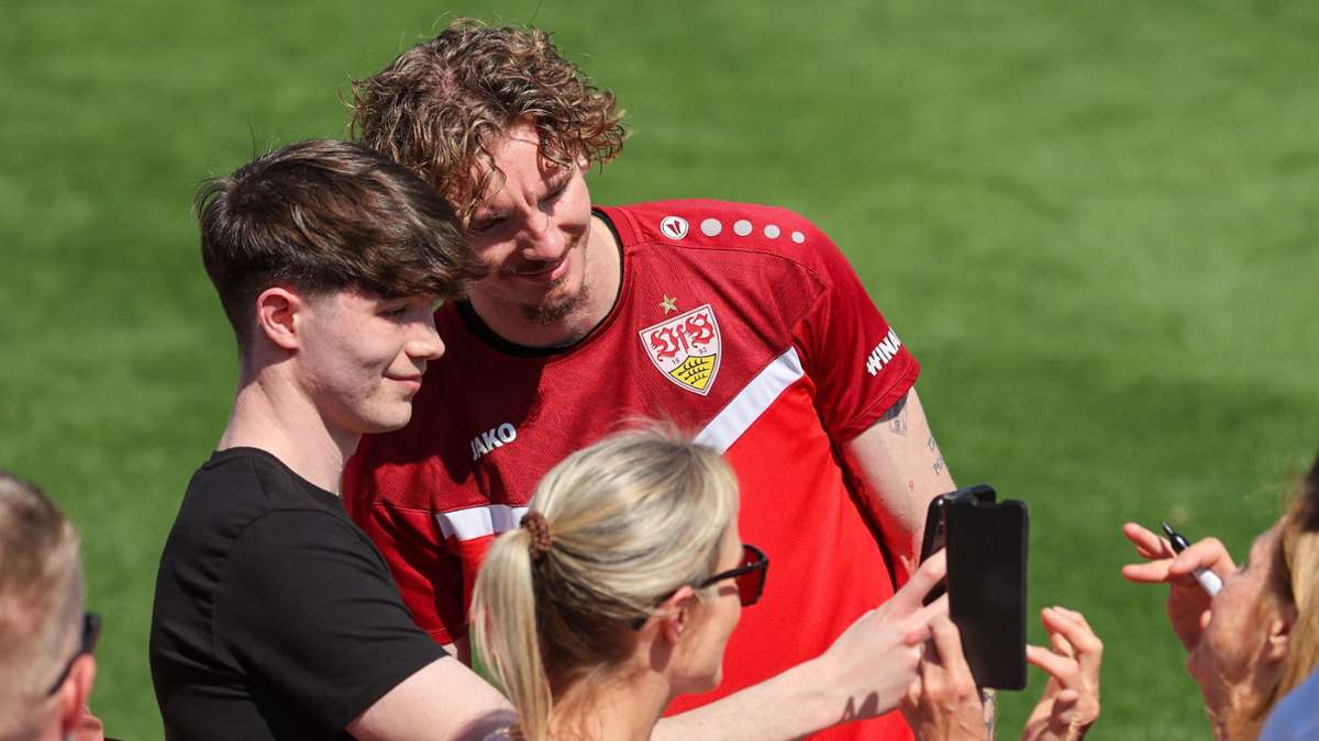 Training des VfB Stuttgart: Woltemade und Co. präsentieren sich engagiert und gut gelaunt