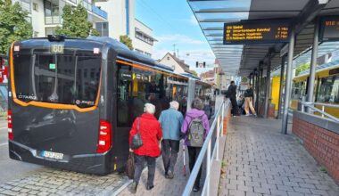 Neue Mitte Fellbach: Endstation Fellbach: Nur wenige Umsteiger von der Stadtbahn in den Bus