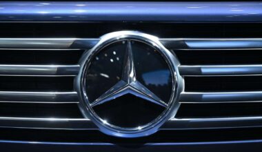 Stuttgarter Autobauer: Mercedes-Benz zu Jahresbeginn mit deutlichem Gewinneinbruch