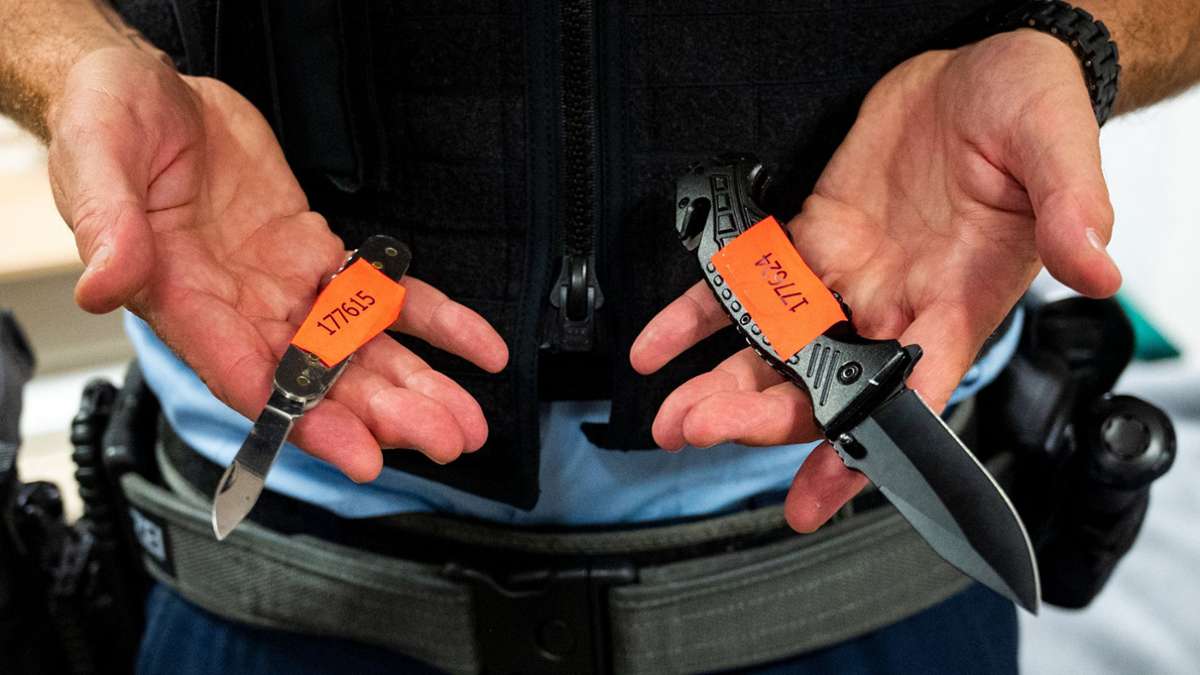 Nahverkehr in Stuttgart: Dürfen Messer mit in Bus und Bahn?