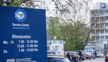 Debatte über Fahrprüfungen: Tüv Süd sagt Treffen mit Fahrlehrerverband ab – „Respektloser Umgangston“