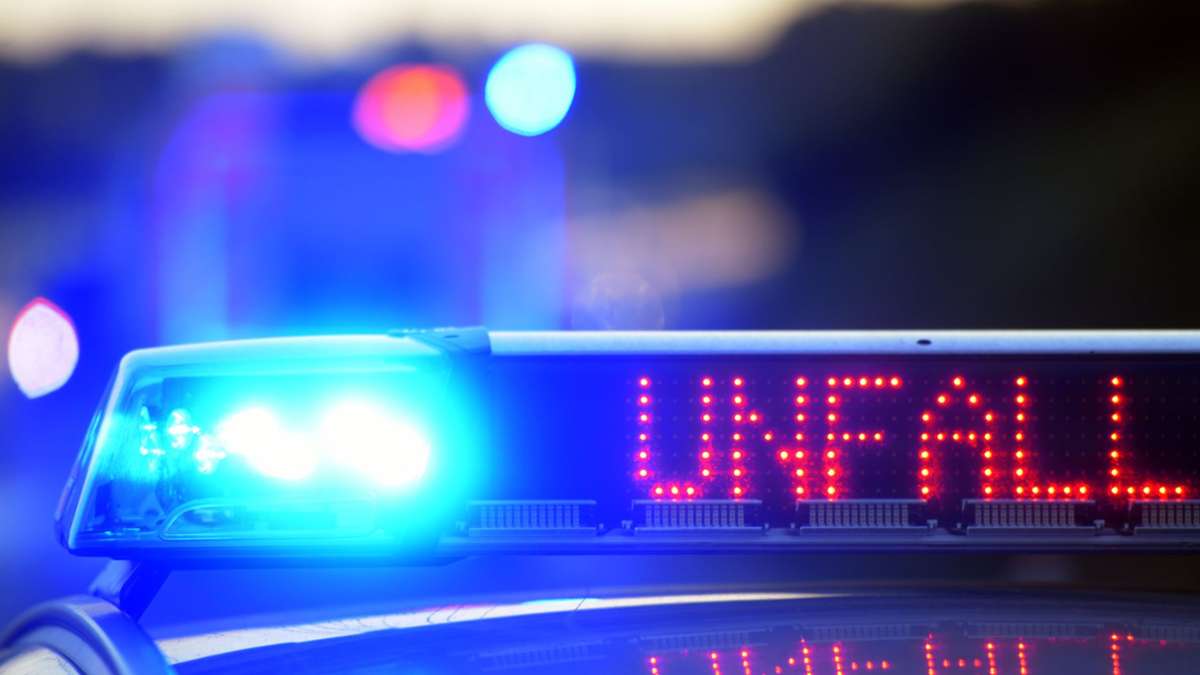 Unfall in Ostfildern im Kreis Esslingen: Fahrer von der Sonne geblendet – Mercedes kollidiert mit BMW - Kreis