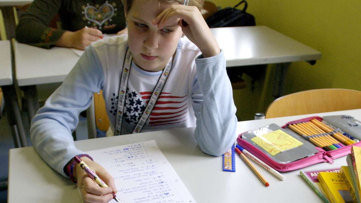 Schulwechsel in Stuttgart schwierig: Plätze für überforderte Gymnasiasten rar – „da werden viele Eltern nervös“ - Stuttgart