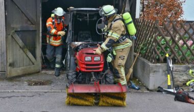 Feuerwehreinsatz in Münchingen: Kleiner Traktor brennt in Garage