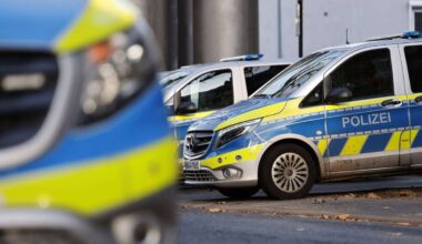 Karlsruhe: Mann soll mit Messer auf Vertreter losgegangen sein