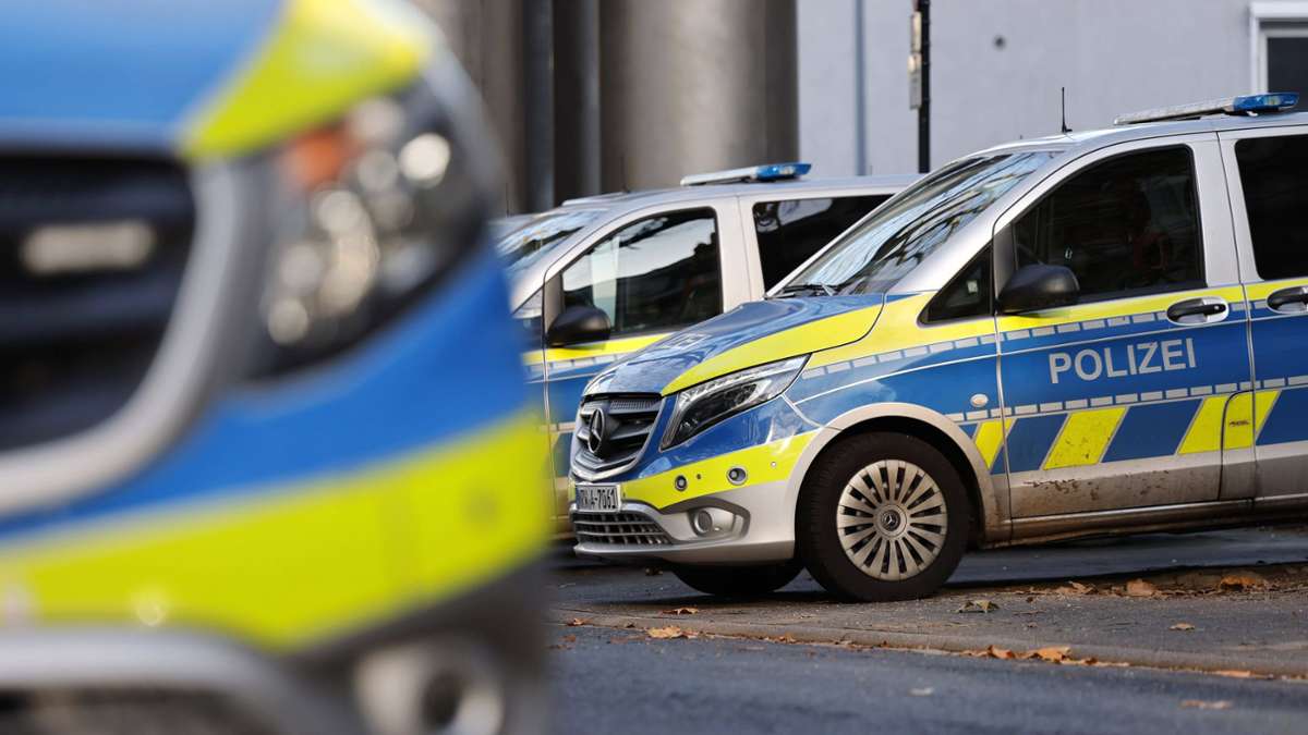 Karlsruhe: Mann soll mit Messer auf Vertreter losgegangen sein