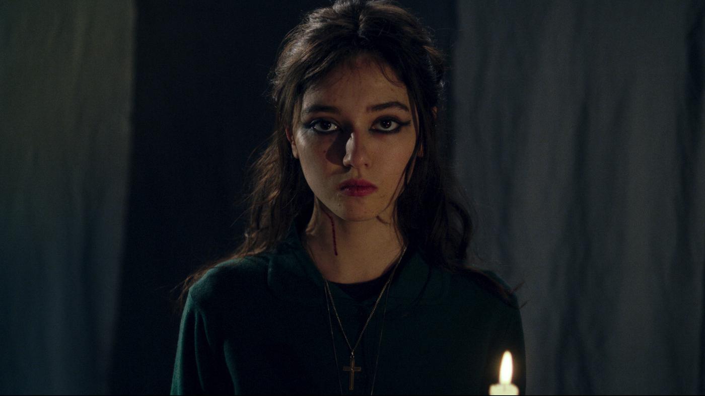 Françoise und ihr merkwürdiges Interesse am Vampirismus