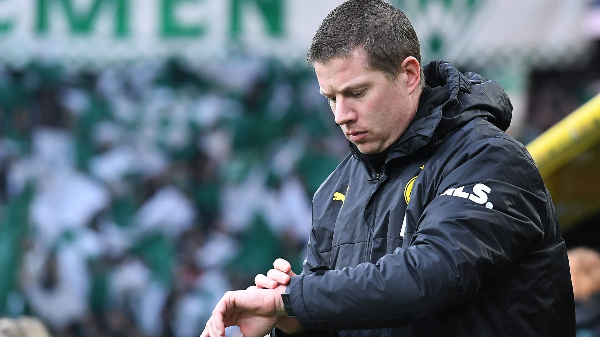 Mike Tullberg: Der U19-Coach des BVB saß in drei Pflichtspielen der Profis diese Saison auf der Trainerbank.
