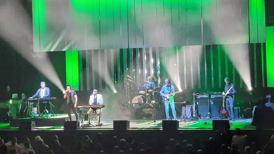 Standing Ovations für Mike & The Mechanics in Hannover | NDR.de - Kultur - Musik