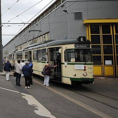 Historische Straßenbahn in Essen zum Frohnhauser Mai
