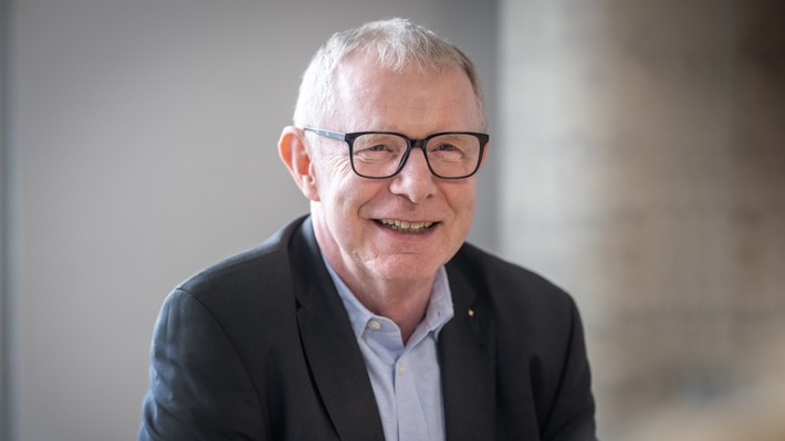 Neue EU-Verordnungen überfordern Unternehmen: Dietmar Niehaus von der IDD GmbH verrät, wie Firmen sich jetzt auf NIS2, KI-Verordnung & Co. vorbereiten müssen