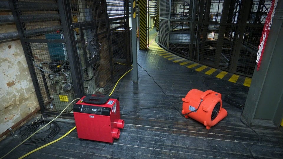 Hydrant im Opernhaus Halle geöffnet: Wasserschaden durch Sabotage?