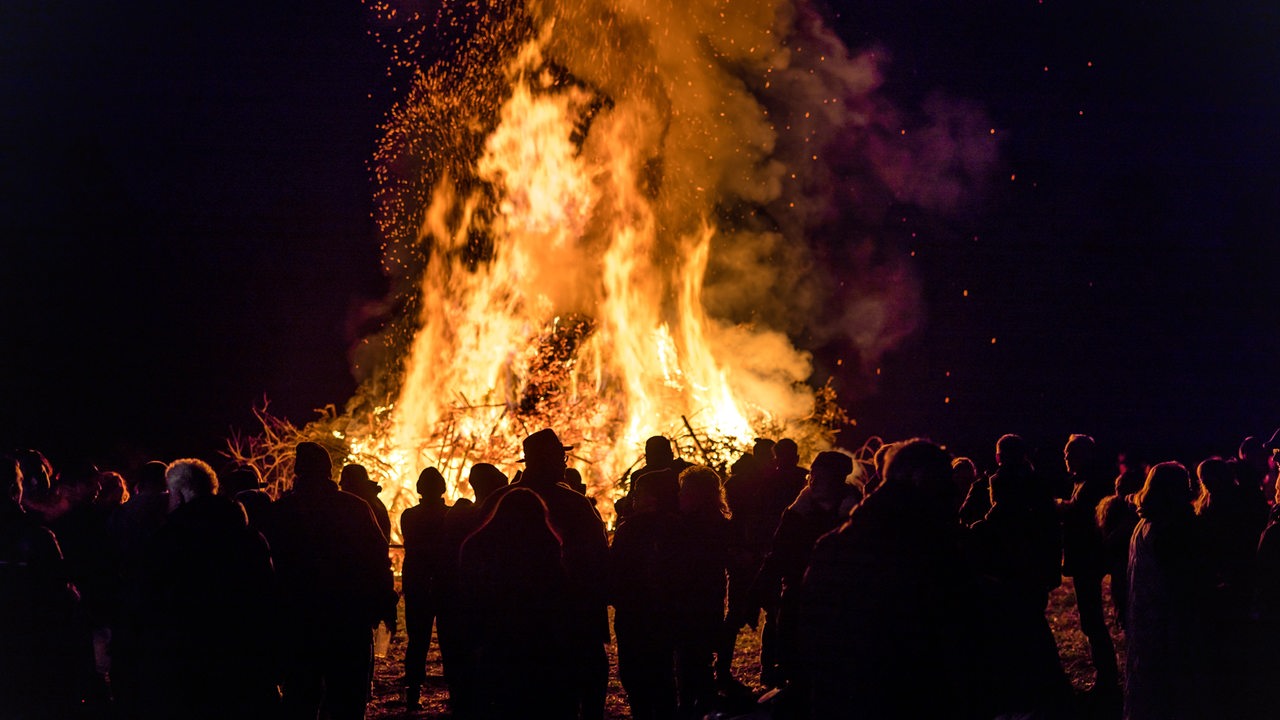 Wo in Bremen und Bremerhaven dieses Jahr die Osterfeuer lodern