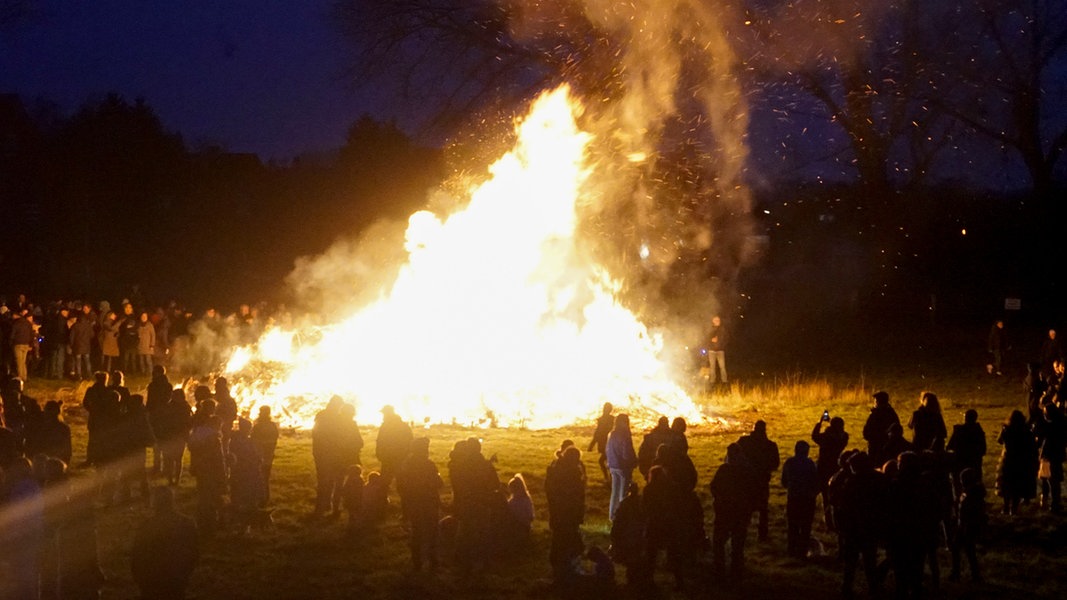 Übersicht: Die schönsten Osterfeuer in Hamburg 2025 | NDR.de - Nachrichten