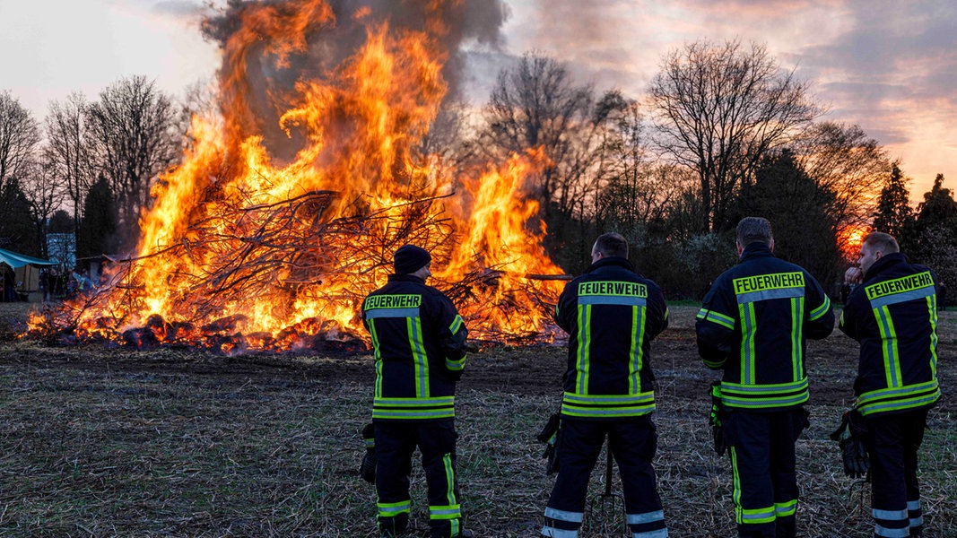 Osterfeuer 2025: Diese Regeln gelten in Schleswig-Holstein | NDR.de - Nachrichten