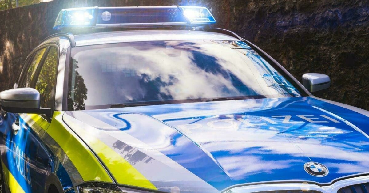 Estenfeld: Gegenstand von Brücke auf…