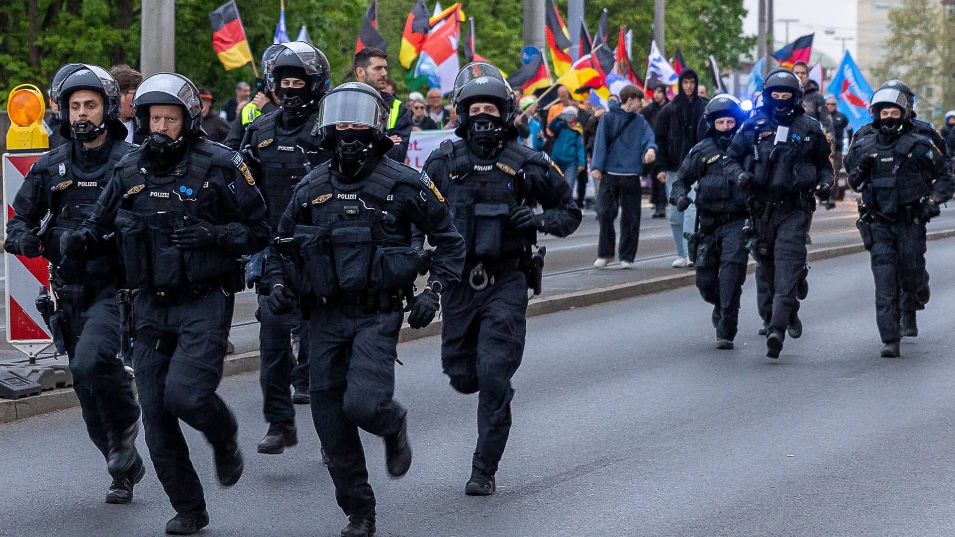 Polizeieinsatz zu Demonstrationen in Nürnberg: An den Aufzügen nahmen rund 620 Personen teil.