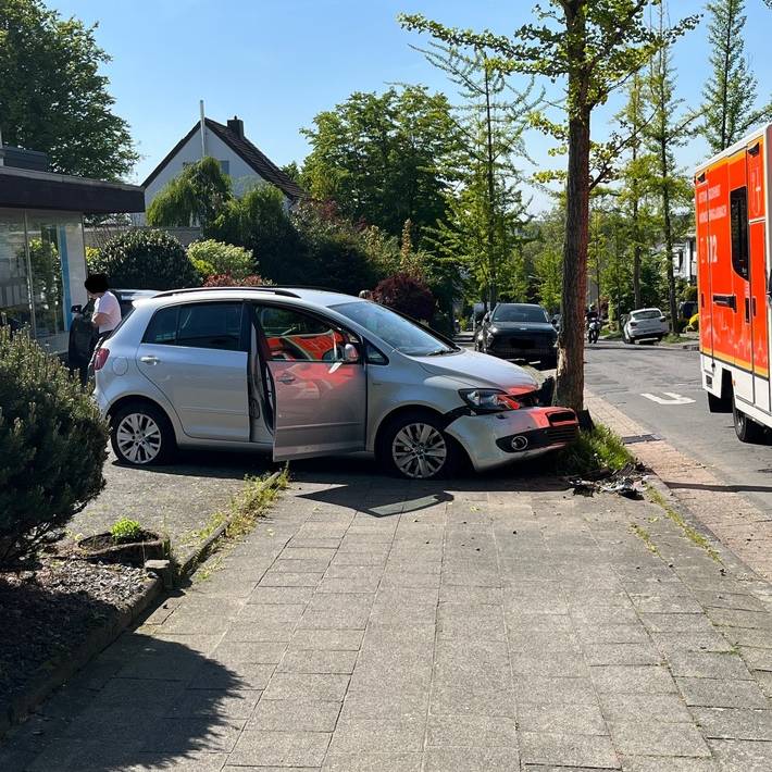 Verklemmte Fußmatte verursacht einen Verkehrsunfall