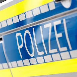 Symbolbild: Ein Einsatzfahrzeug der Polizei. (Quelle: dpa/Matthias Balk)