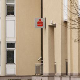 Nach dem Sparkasseneinbruch in Strausberg (Quelle: dpa/Simone Kuhlmey)