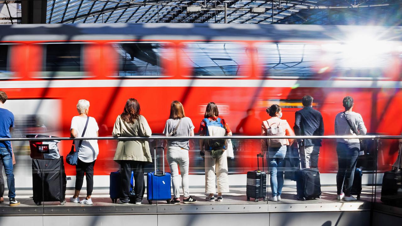 Brandenburg Berlin: Osterverkehr: Volle Züge, volle Straßen: Hauptreisezeit steht bevor