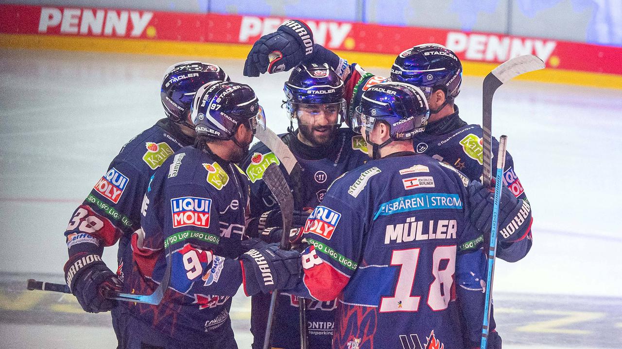DEL-Playoffs: Eisbären Berlin gewinnen erstes Halbfinal-Duell gegen Adler Mannheim