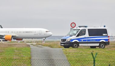 Brandenburg Berlin: Bundespolizei: Randalierender Fluggast verursacht außerplanmäßige Zwischenlandung am BER